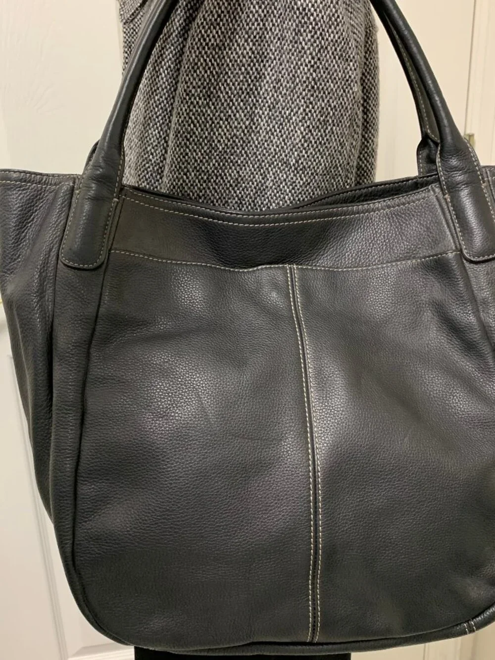 Tignanello Large Black Pebbled Leather Hobo Shoulder Bag Tote